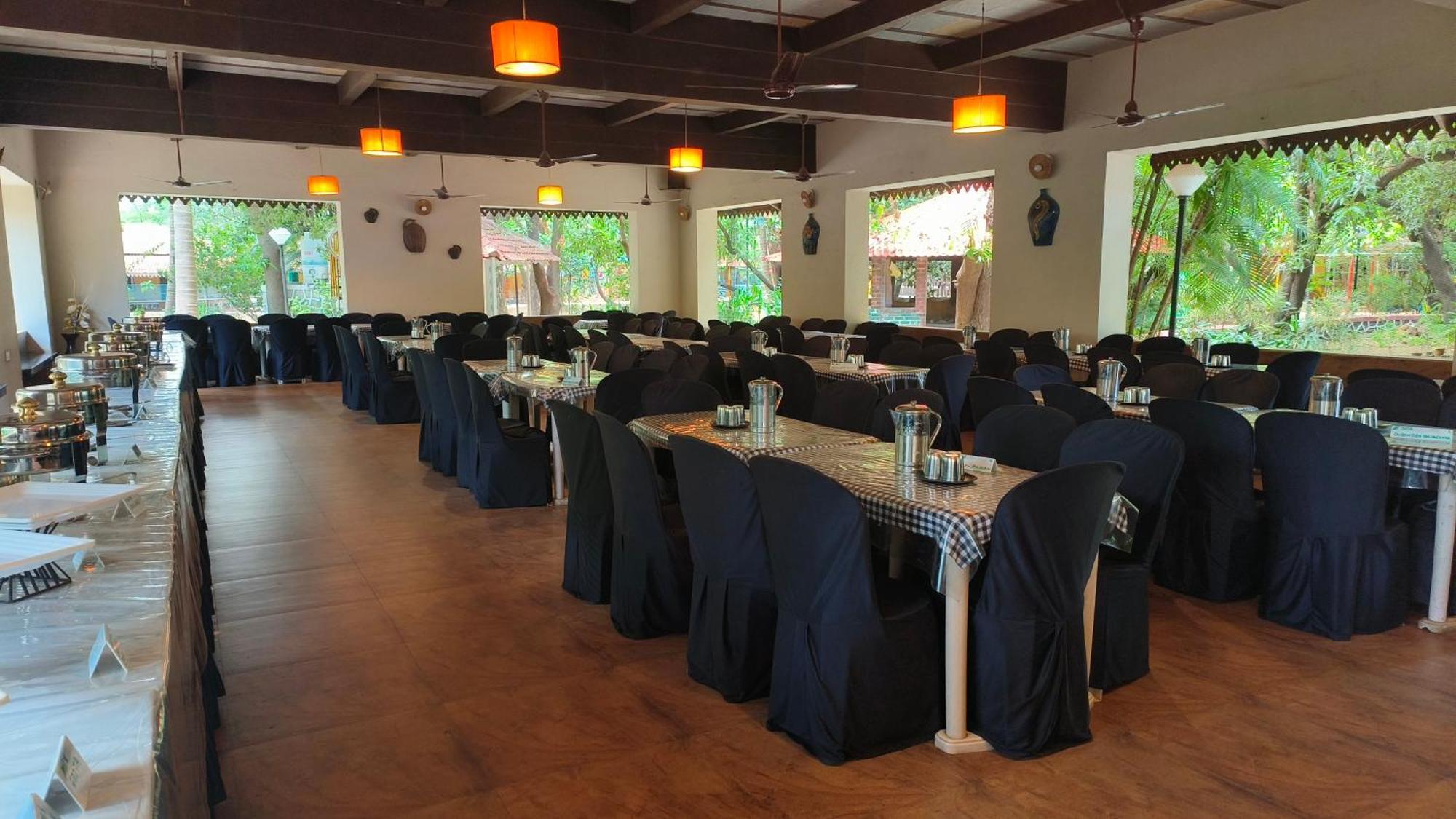 Pinewood Resort 카르자트 외부 사진