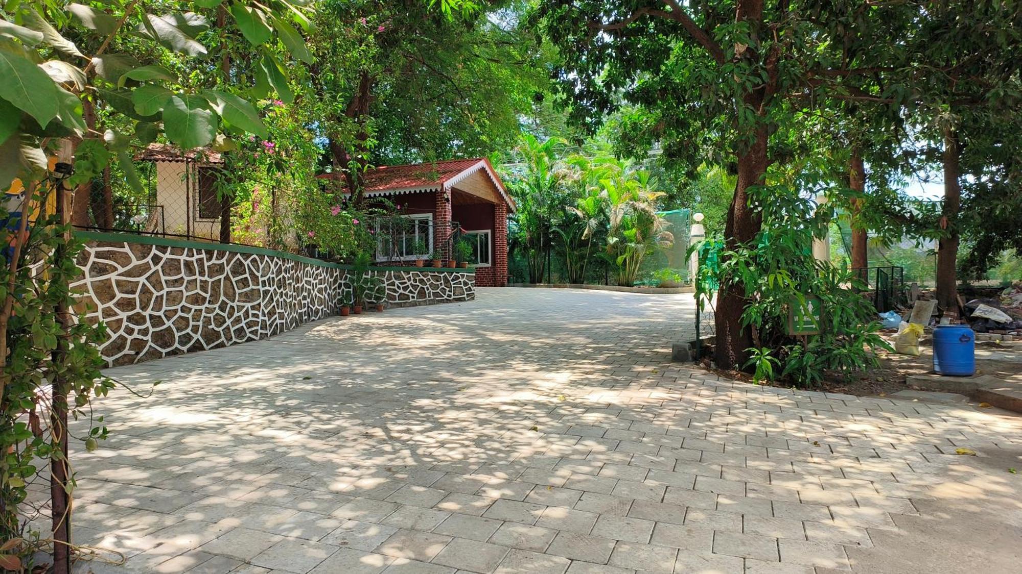 Pinewood Resort 카르자트 외부 사진